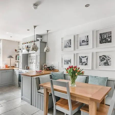 Bailey Court Apartment