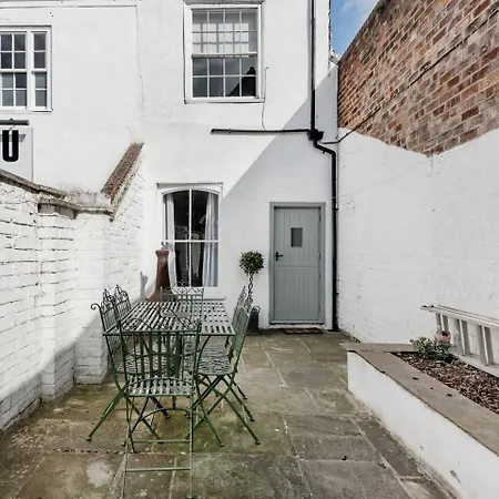 Bailey Court شقة